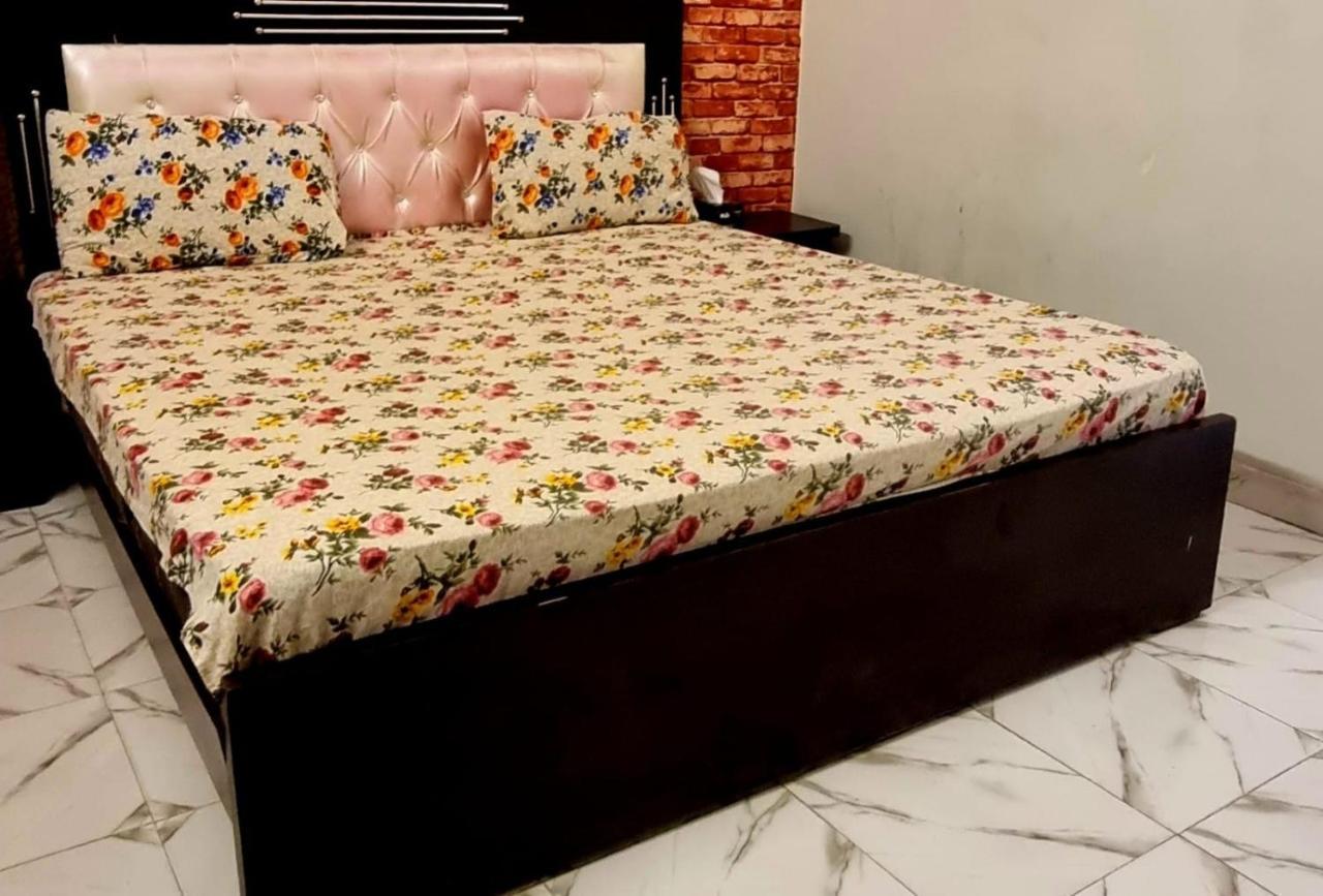Gulshan Guest House Karachi Esterno foto
